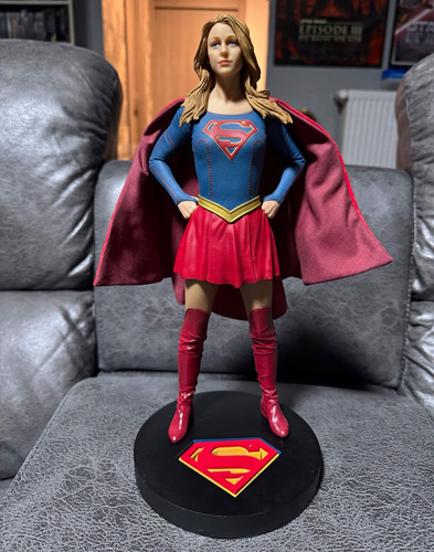 Comics supergirl statue - comics,